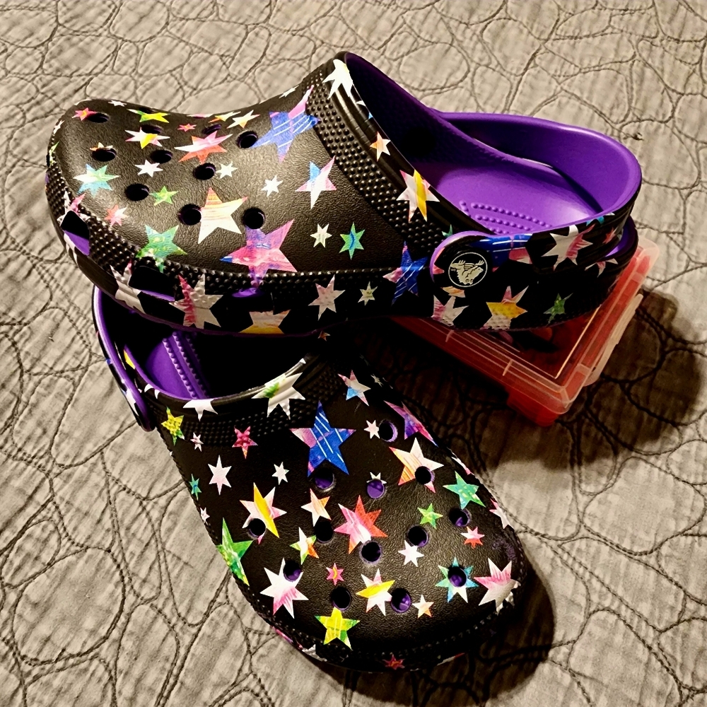 Girls J3 Classic Clog Crocs - Black with Stars